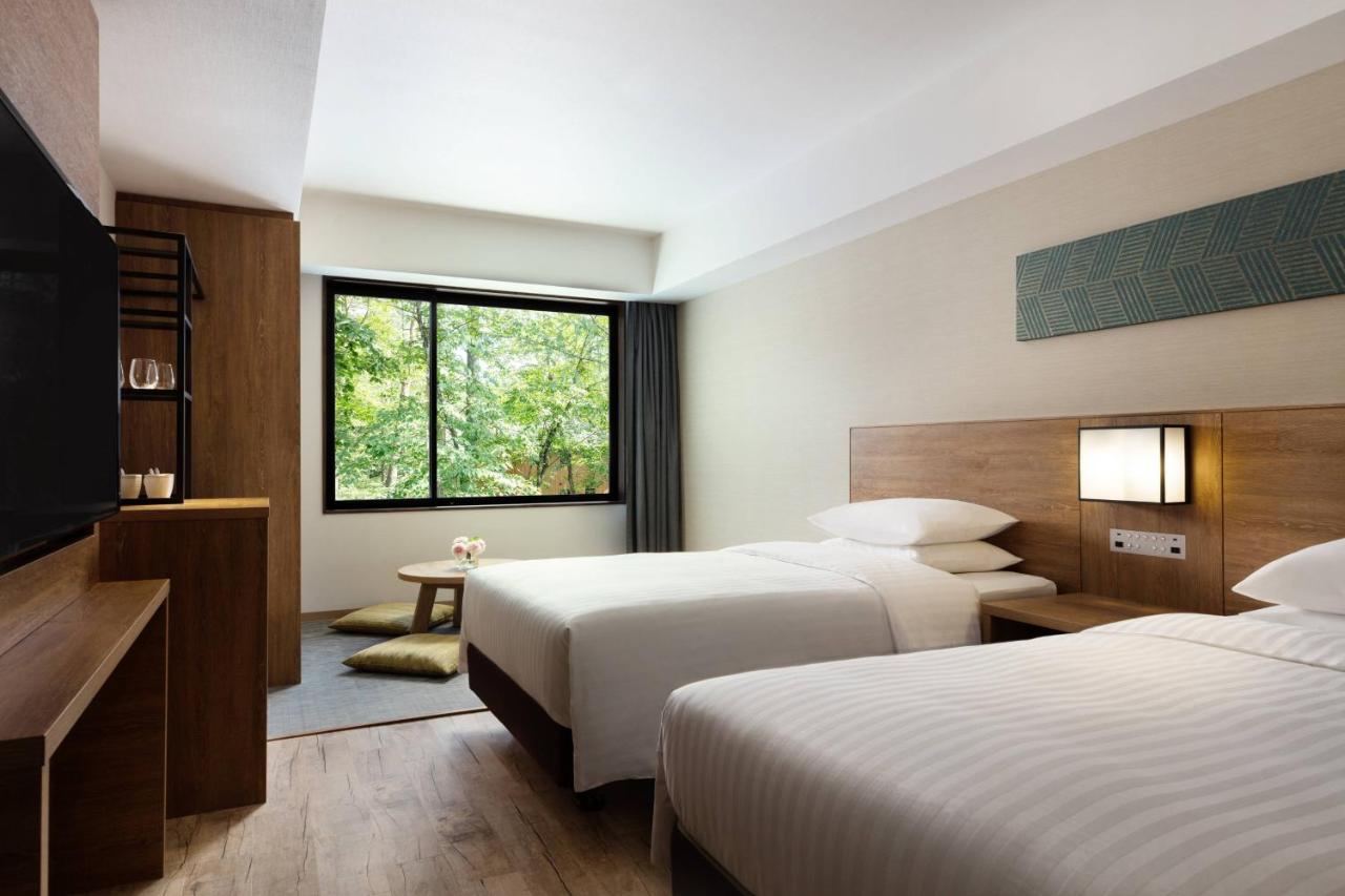 Courtyard By Marriott Hakuba Hotel Bagian luar foto