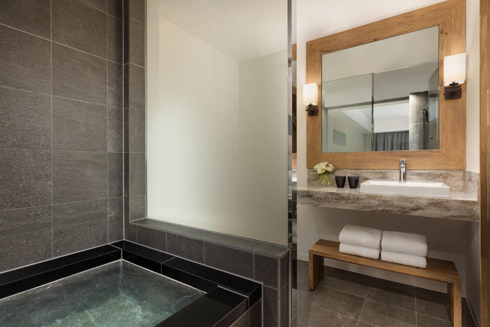 Courtyard By Marriott Hakuba Hotel Bagian luar foto