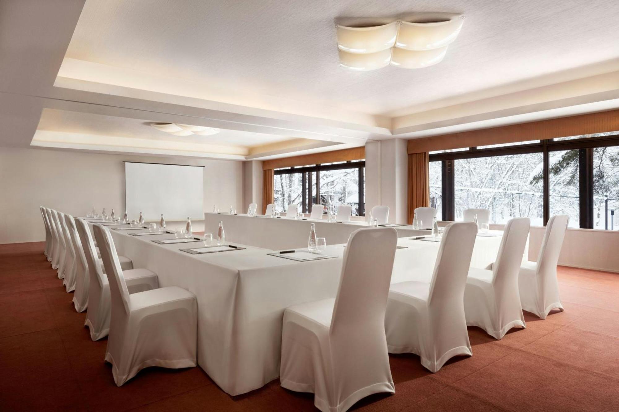 Courtyard By Marriott Hakuba Hotel Bagian luar foto