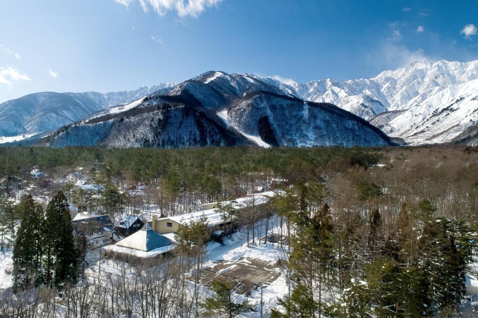 Courtyard By Marriott Hakuba Hotel Bagian luar foto