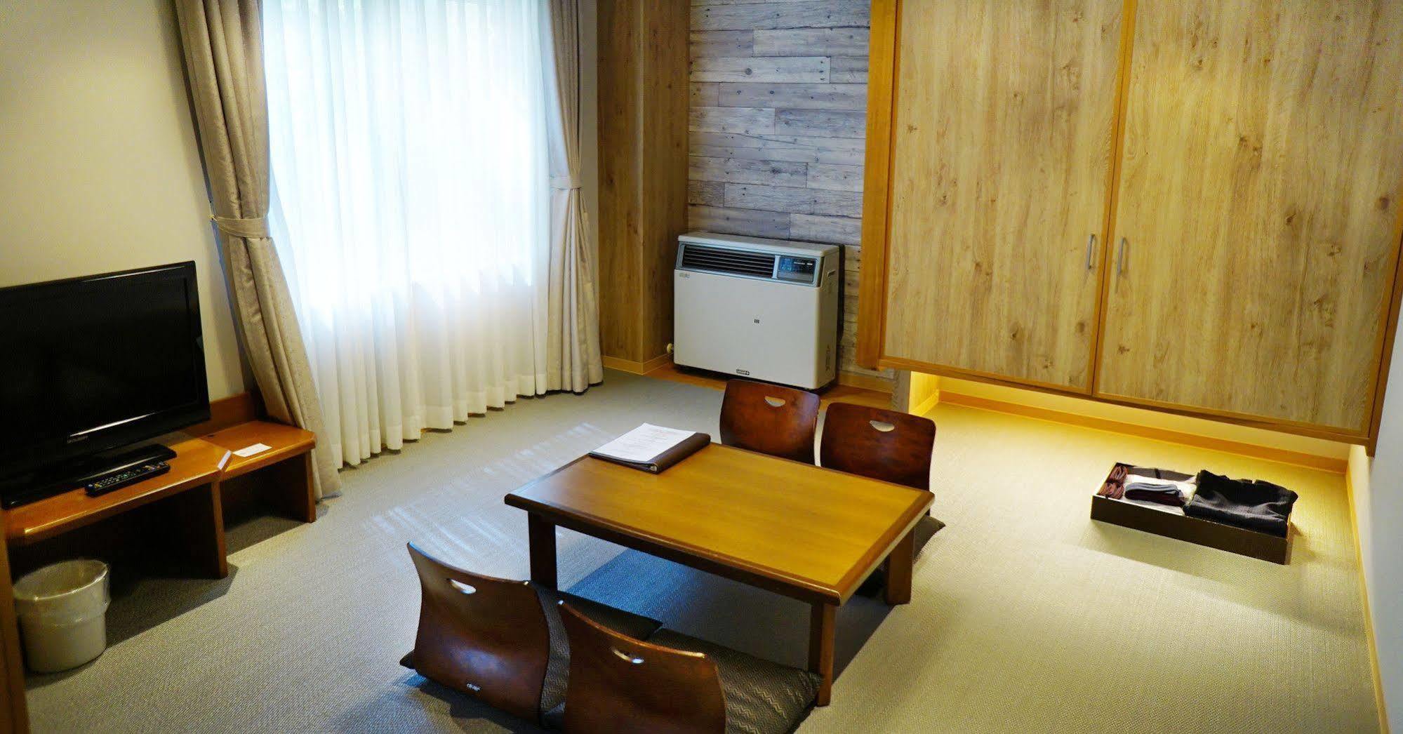 Courtyard By Marriott Hakuba Hotel Bagian luar foto