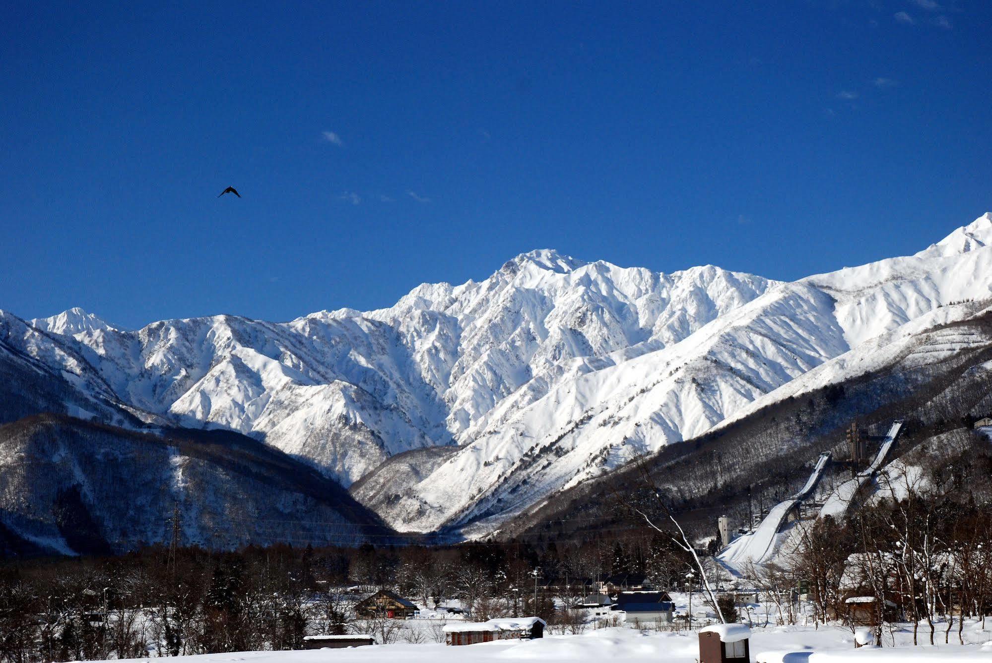 Courtyard By Marriott Hakuba Hotel Bagian luar foto